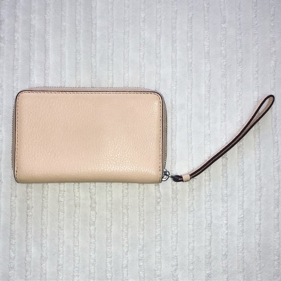 Marc by Marc Jacobs Pike Place Leather Wristlet - Picture 2 of 4